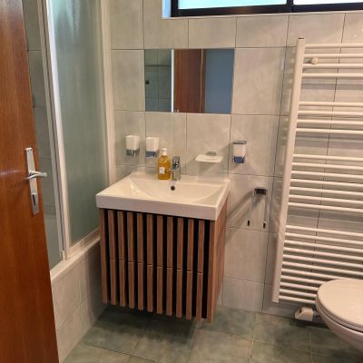 09573b08-f50a-4fa0-849b-51a928aa8f61